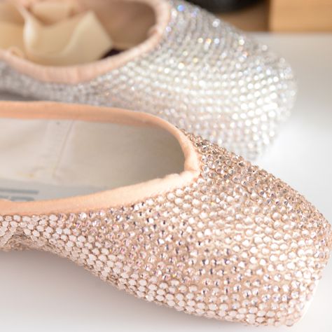 Crystal covered pointe shoe - your worn pointe shoes transformed into a one of a kind keepsake. Colors shown: Swarovski crystal (back) Swarovski silk (front) Bedazzled Pointe Shoes, Colored Pointe Shoes, Ballerina Bride, Ballet Clothing, Shoes Decor, Studio Display, Ballet Pointe, Ballet Pointe Shoes, Pointe Shoe