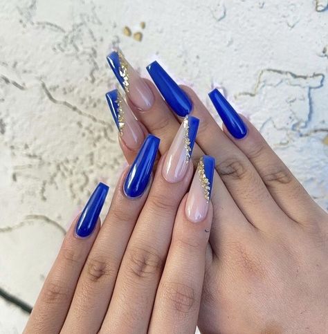 Blue Gold Nails, Royal Blue Nails Designs, Blue Prom Nails, Blue And Silver Nails, Quinceanera Nails, Blue Coffin Nails, Royal Blue Nails, Dark Blue Nails, Gold Acrylic Nails