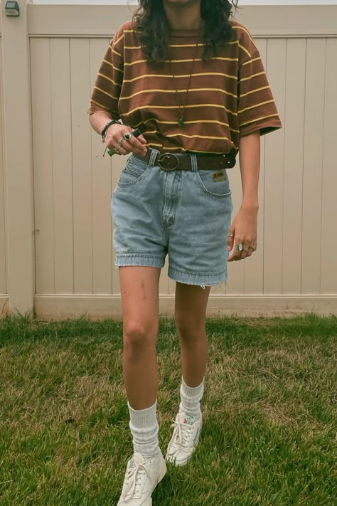 #indiefashion #thrifted #90s 80’s Girl Fashion, Retro 90's Outfits Women, Womans 90s Outfits, 90s Thrifted Outfits, 90s California Aesthetic Outfits, 1990s Style Women, 80s Aesthetic Summer Outfits, Indie Retro Outfits, 80s Thrift Store Outfits