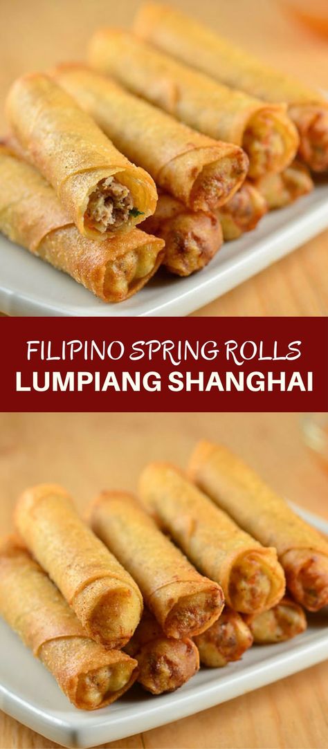 Lumpiang Shanghai filled with ground chicken, water chestnuts, and green onions. Golden, crisp and in fun bite-size, these Filipino meat spring rolls are absolutely addicting! via @lalainespins Pilipino Recipe, Lumpiang Shanghai, Artisan Rolls, Kawaling Pinoy, Lumpia Recipe, Chicken Spring Rolls, Filipino Dish, Mapo Tofu, Water Chestnuts