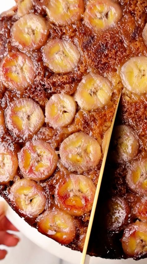 Caramelised Banana Upside Down Cake Caramel Toffee Recipe, Caramelised Banana, Banana Upside Down Cake, Cottagecore Recipes, Caramelized Banana, Dairy Free Baking, Toffee Recipe, Vegan Baking Recipes, Caramelized Bananas