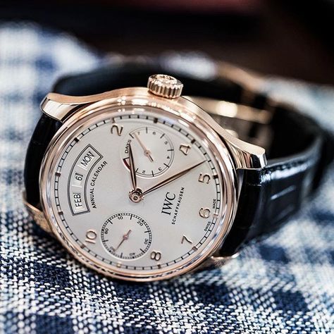 Boat Knots, Iwc Watch, Hand Watches, Timepiece Design, Iwc Schaffhausen, Mens Rose Gold Watch, Stylish Watches Men, Der Gentleman, Iwc Watches