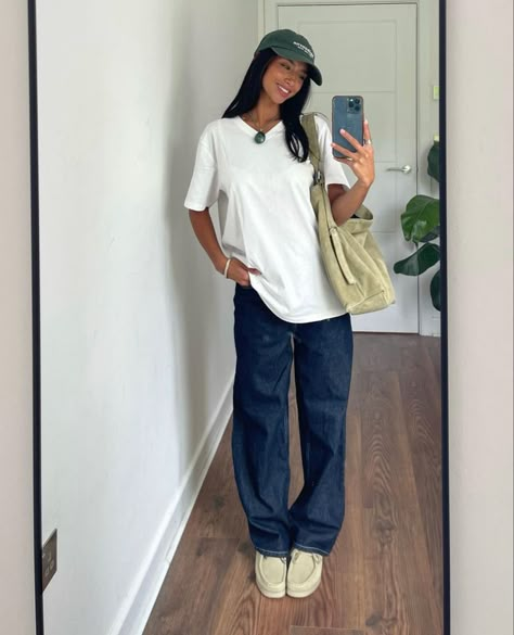 Baggy Tshirt Outfit, Oversized Tee Outfit, Oversize Tshirt Outfits, Baggy Tee, Oufits Casual, Spring Fits, Womens Fashion Inspiration, Outfits With Hats, Tshirt Outfits