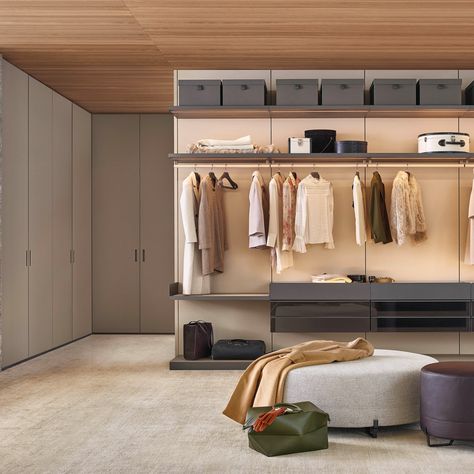 Poliform_cabinearmadio_UBIK_anteprima_960x960px_02 Poliform Wardrobe, Wardrobes Designs, Chest Of Drawers Design, Dressing Design, Walk In Closet Design, Drawer Design, Walk In Wardrobe, Contemporary Bed, Closet System