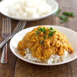 Easy Red Lentil Dhal - love the flavors of this.  It might be a little heavy on salt though.  I didn't have any coconut milk, so I used regular milk and added a little shredded coconut (just because I didn't want to go to the store). Lentil Dhal, Rice And Curry, Salat Wraps, Dhal Recipe, Lentil Dahl, Pinch Of Yum, Lentil Recipes, Red Lentil, Shredded Coconut