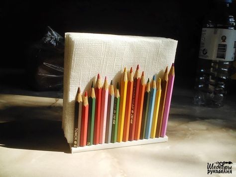 Napkin Holder Ideas, Diy Napkin Holder, Napkin Rings Diy, Old Cd, Diy Napkins, White Wine Sauce, File Holder, Diy Holder, Upcycle Recycle