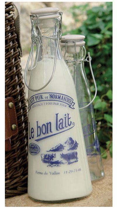 French milk bottles | Les Petites Gourmettes ᘡղbᘠ Keyring Packaging, Glass Front Refrigerator, Tuesday Inspiration, Packaging Idea, Vignette Design, Crumb Quilt, Glass Milk Bottles, Milk Bottles, Heart Keyring