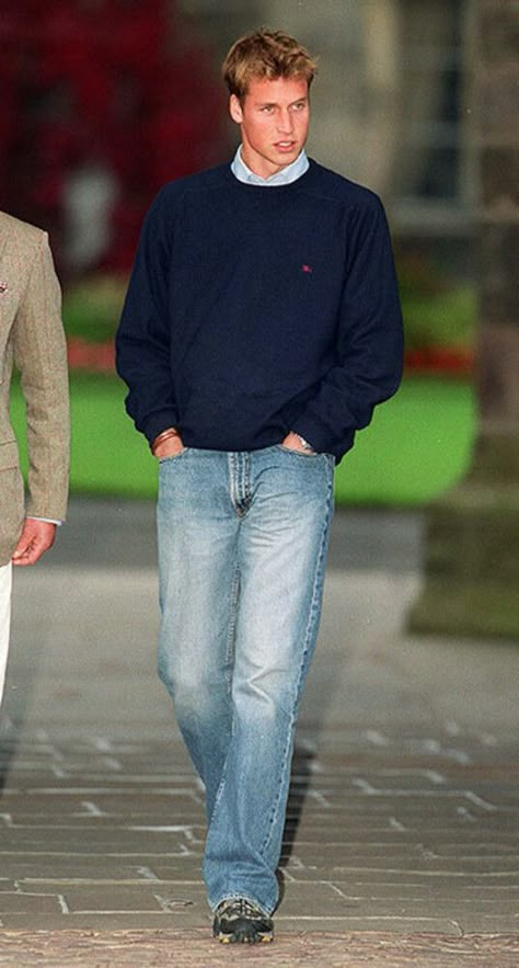 Prince William Style, Young Prince William, University Photos, St Andrews University, Photos Of Prince, British Royal Families, Prince William And Catherine, Young Prince, Casual Outfit Inspiration