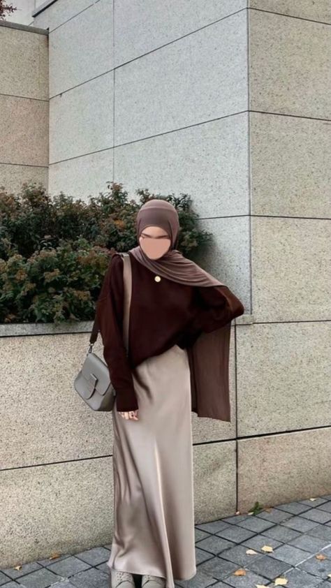 Outfit With Skirt Hijab, Skirts For Hijab, Hijab Abaya Outfits, Modest Skirt Outfits Muslim, Skirt Modest Outfits, Hijabi Skirt Outfits, Hijab Skirt Outfit, Hijab Outfit Winter, Hijabi Style Outfits