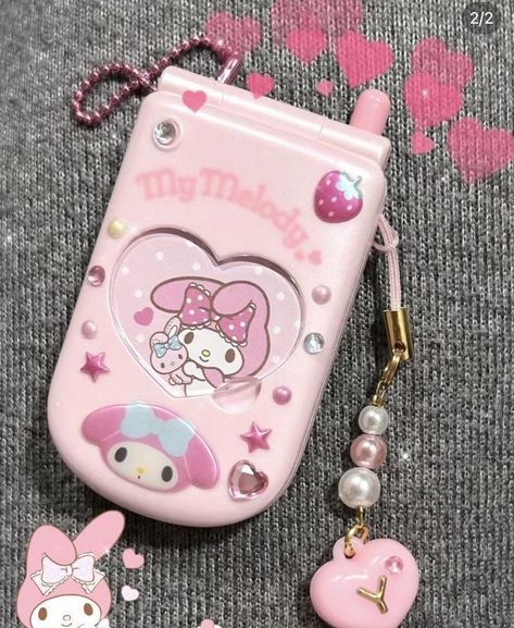 My Melody Flip Phone, Fur Boots Heels, Melody Aesthetic, Agejo Gyaru, Inside My Bag, Retro Gadgets, Kawaii Core, Hello Kitty Drawing, Flip Phone