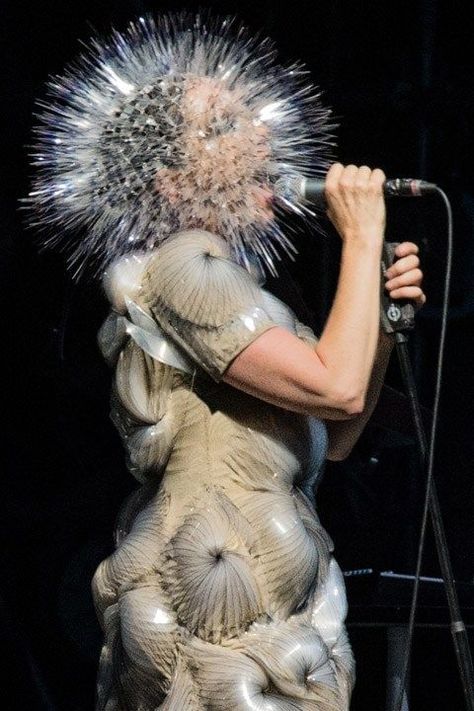 Popular Things, Susan Sontag, Cat Power, Trip Hop, Iris Van Herpen, Billy Idol, Tilda Swinton, Summer Dresses For Wedding Guest, John Galliano