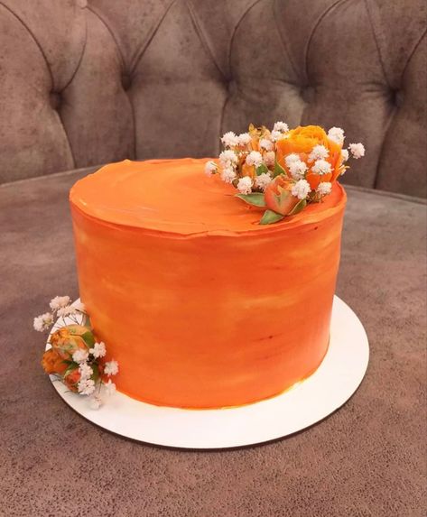 #autumn #autumnvibes #autumncolors #autumndecor #october #cake #cakeart #cakeinspiration #autumncake #cakelovers #cakeofpinterest #pinterest #cakepops #cakemixcookies #orange #orangecakerecipe #futurepxlz #morocco Orange Color Cake, Fox Cakes, October Cake, Bollywood Cake, Mehndi Cake, Orange Birthday Cake, Christmas In Rome, Valentine Cakes, Autumn Cake