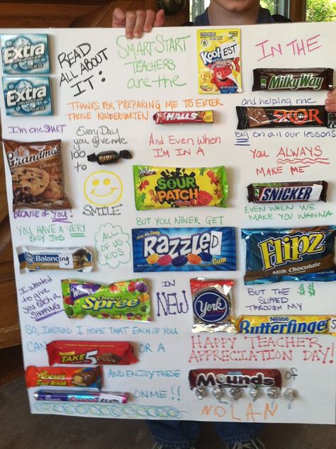 Candy Card for Teacher Appreciation Day! In preschool the kids have many great teachers. I thought this would be a fun way to show our thanks to each one of them for all of their hard work. I also took a picture of my son holding the card, made copies for all the teachers and glued them onto cards so that they could each keep the memory (should they choose), even after the candy card was eaten. Candy Card For Teacher, Appreciation Candy Poster, Market Day Poster Ideas For School, Thank You Cards With Candy, Pastor Appreciation Candy Bar Poster, Marketing Baskets, Thank You Candy Bar Poster, Card With Candy Bars Poster Ideas, Birthday Quotes For Teacher