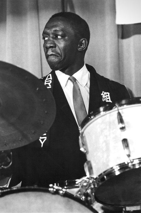 Art Blakey, Jazz Players, Urban Music, Jazz Artists, Jazz Musicians, African Culture, Jazz Music, Kinds Of Music, Drums