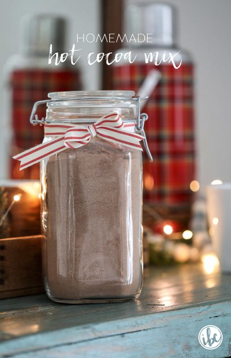 Homemade Hot Cocoa Mix - easy and delicious recipe Xmas Sweets, Hot Cocoa Mix Recipe, Powder Coffee Creamer, Hot Chocolate Mix Recipe, Homemade Hot Chocolate Mix, Christmas Yummies, Special Drinks, Homemade Hot Cocoa, Hot Cocoa Mix