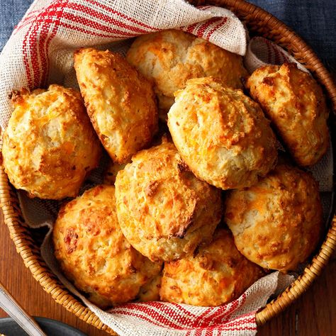 Easy Cheesy Biscuits Easy Cheesy Biscuits, Cheesy Biscuits, Cheesy Biscuit, Savoury Biscuits, Biscuit Recipes, Cheddar Biscuits, Drop Biscuits, Best Bread Recipe, Cheese Biscuits