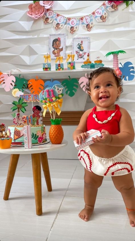 Mona Theme Birthday Party, Baby Moana Photoshoot, Moana 1st Birthday Photoshoot, 1st Birthday Moana Theme, Birthday Moana Party Ideas, Moana 1st Birthday Party Ideas, Baby Moana Birthday Party Ideas, Moana Photoshoot Ideas, Moana Birthday Theme