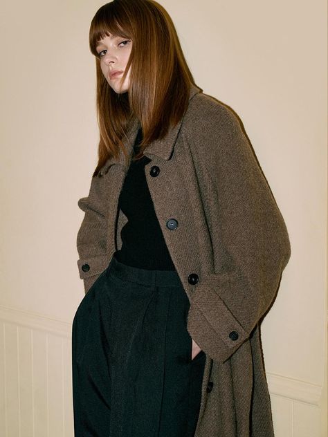 Long Wool Coat Outfit, Wool Coat Outfit, Coat Classic, Long Wool Coat, Cuff Detail, Coat Outfits, Line Design, Long Coat, Wool Coat