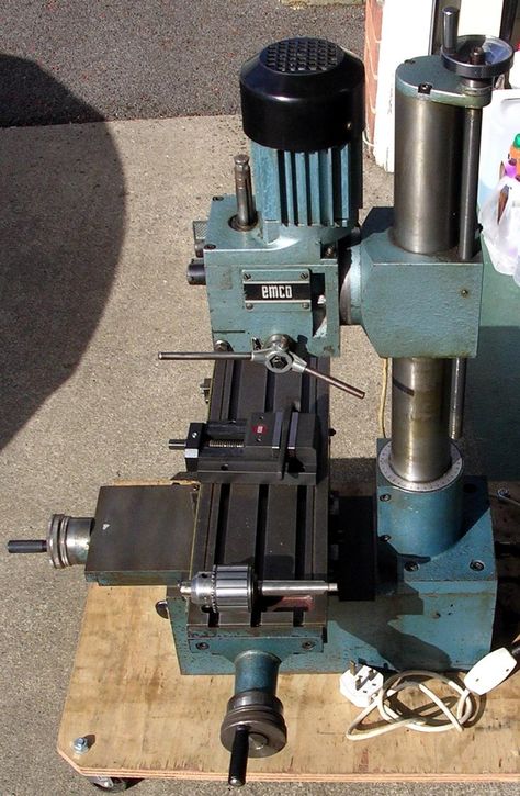 Benchtop Milling Machine, Small Milling Machine, Milling Machine Projects, Metal Mill, Milling Machine For Sale, Metal Working Machines, Homemade Lathe, Machine Shop Projects, Homemade Machine