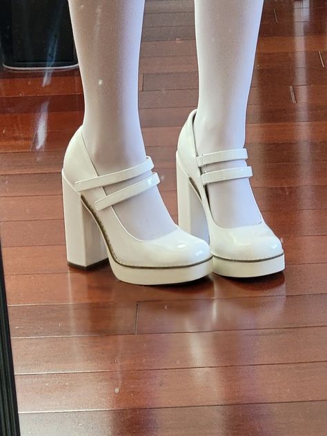 White Mary Janes Outfit, White Mary Jane Heels, Mary Janes Outfit, Dr Shoes, Cute Shoes Heels, Shoes Heels Classy, Kawaii Shoes, Shoe Wishlist, Heels Outfits