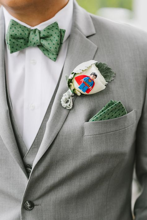 This groom was so creative with his boutonnieres! He asked that each groomsman tell him their favorite superhero, then he got a lego version of each one for their specific boutonniere :). I love unique, personal touches like this on a wedding day! It makes the day so special and "you" :). Photo by Emily Tebbetts Photography. Alternative Wedding Inspiration, Park Savoy, Groom Suspenders, Groomsmen Photography, Groom Wedding Attire, Groomsmen Outfits, Emerald Green Weddings, Green Wedding Colors, Quirky Wedding