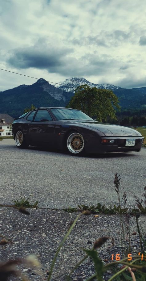 Porsche 944 Wallpaper, Wallpapers Cars, Porsche 924, Porsche 944, Cars And Coffee, Automotive Photography, Classic Porsche, Vroom Vroom, Car Photography