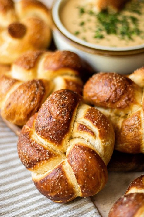 Soft Pretzel Knots with Beer Cheese Pretzel Knots, Homemade Ramen Noodles, Beer Pretzels, Oktoberfest Food, Silicone Baking Sheet, Soft Pretzel, Snacks To Make, Beer Cheese, Game Day Snacks