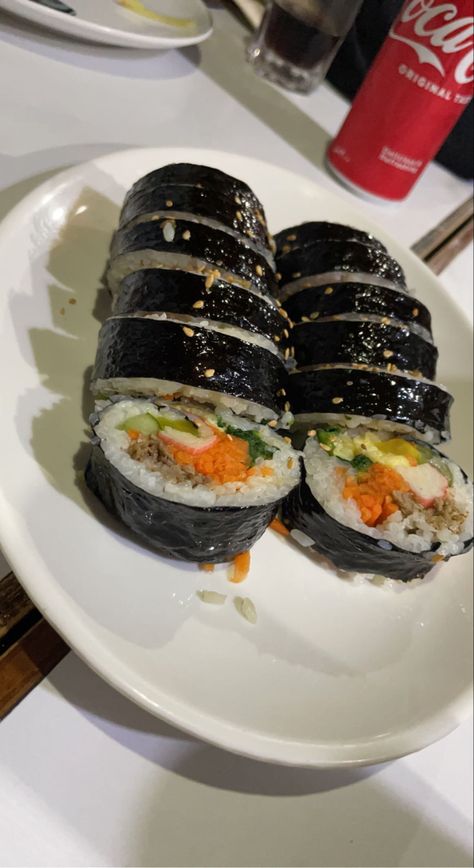 Sushi Snapchat, Sushi Aesthetic Wallpaper, Sushi Snap, Sushi Aesthetic Instagram Story, Sushi Aesthetic Instagram, Sushi Wallpaper, Sushi Aesthetic, Diner Aesthetic, Food Tiktok