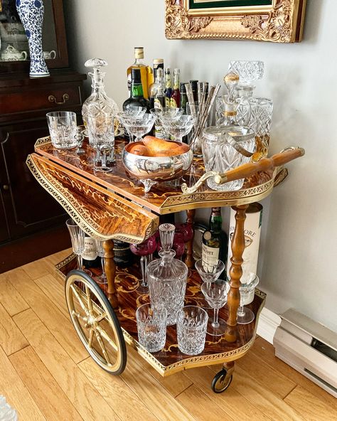 Bar Cart Vintage, Antique Bar Cart, Cocktail Cart, Vintage Bar Cart, Vintage Bar Cart Styling, Antique Bar Carts, Wooden Bar Cart, Cocktails Cart, Home Bar Setup