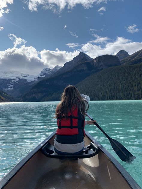 #canada #lake #lakelouise #alberta #hiking #roadtrip  #travel #bucketlist  #canoe #banff Canada Lake, Jasper Canada, Canada Summer, Jasper Alberta, Alberta Travel, Travel Pose, Banff Canada, Banff Alberta, Calgary Canada