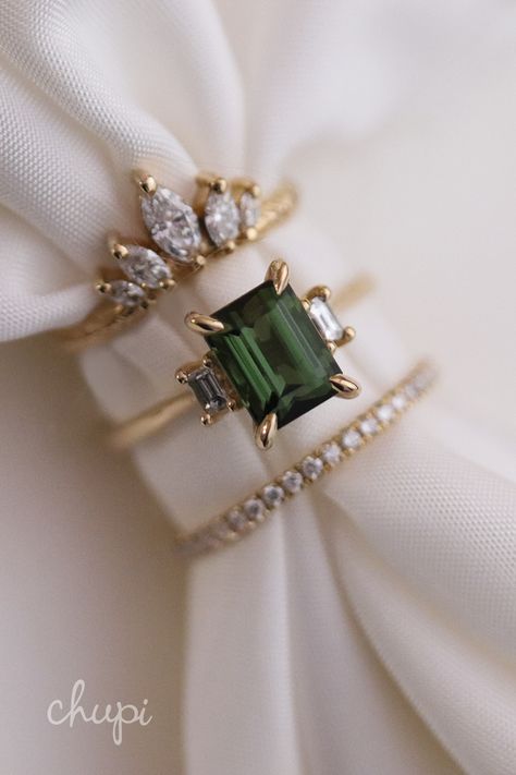 3 Stone Colored Engagement Rings, Engagement Rings Rare Stones, Diamond Ring Ideas Unique, Navy Blue Rings, Jasper Engagement Ring, Wedding Rings Engagement Emerald Green, Engagement Rings With Different Stones, Wedding Rings With Colored Stones, Colored Stone Wedding Rings