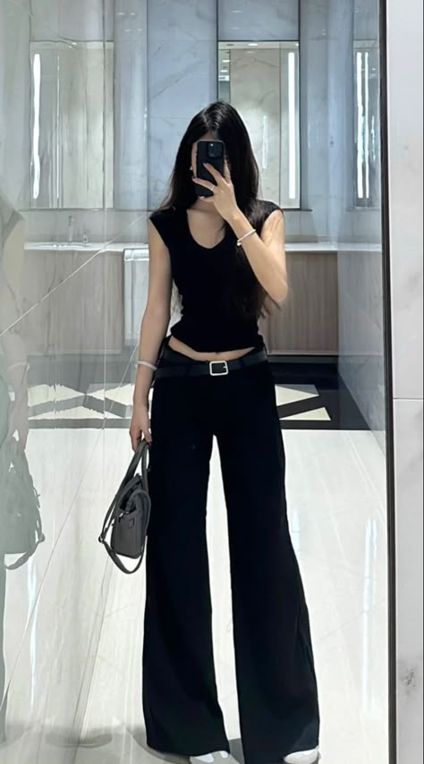 Date Outfit Inspo Casual, Girly All Black Outfits, College Outfit Inspo Aesthetic, Outfits For College, Aesthetic Business, Outfits Skirt, Rich Aesthetic, Suits Casual, Cute Work Outfits