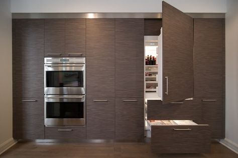 20 Built-In Refrigerator Setups That Will Blow You Away Houseboat Kitchen, Hidden Fridge, Modern Refrigerator, Integrated Refrigerator, Navy Kitchen, Interior Design Minimalist, Best Refrigerator, Outdoor Kitchen Appliances, Built In Refrigerator