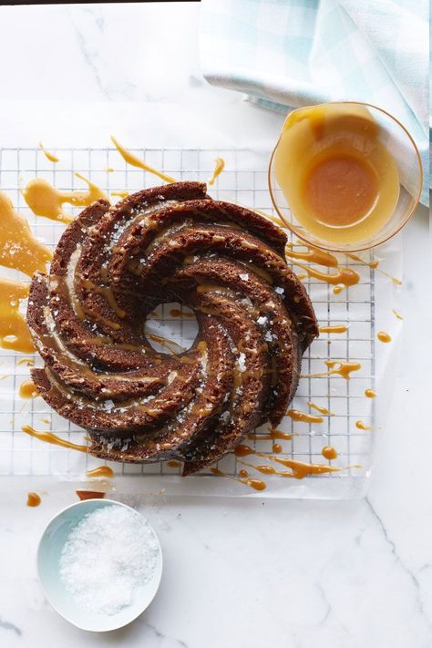 womansday Banana Bundt Cake, Banana Bundt, Bundt Cake, Sauce, Dessert, Coffee, Cake