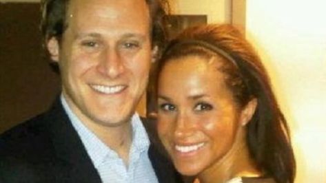 The Truth About Meghan Markle's Ex-Husband Is Pretty Clear Now - YouTube Meghan Markle Ex Husband, Meghan Markle Divorce, Prince Harry Divorce, Gray Hair Pixie Cuts, Harry Meghan, Principe Harry, Toddler Humor, How To Wear A Scarf, Getting Divorced