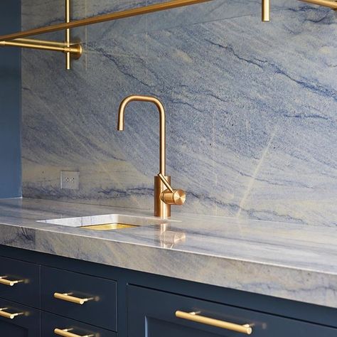 Marble Backsplash Kitchen, Marble Backsplash, Kitchen Marble, Blue Kitchens, Blue Marble, Wet Bar, Kitchen Layout, Tag A Friend, Home Hacks