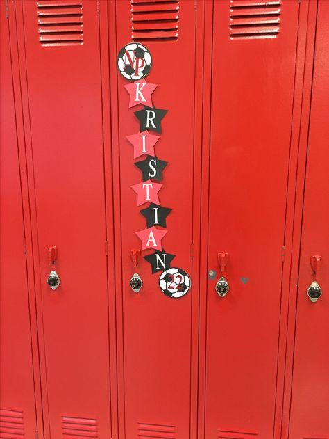 NP Quaker soccer middle school locker decoration Soccer Locker Decorations High Schools, Soccer Locker Room Decorations, Locker Decorations Ideas For Sports, Sport Locker Decorations, Soccer Locker Signs, Locker Decorations For Sports Soccer, Sport Locker Decorations Ideas, Locker Sports Decorations, Tennis Locker Decorations