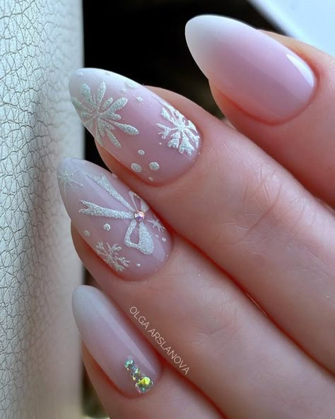 Nail Noel, Christmas Confetti, Band Nails, Square Nail Designs, Winter Nails Acrylic, Christmas Gel Nails, Nails Fake, Snowflake Nails, Santa Reindeer