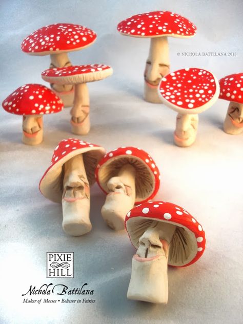 Handmade Pleased as Punch Toadstools by Nichola Battilana Polymer Clay Kunst, Tre Kunst, Red Mushrooms, Hantverk Diy, Mushroom Crafts, Clay Fairies, Clay Crafts Air Dry, Clay Art Projects, Fimo Clay