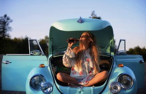 Vintage Convertible Photoshoot, Beetle Girl, Vw Cabriolet, Classic Car Photoshoot, Unique Senior Pictures, Bug Car, Vw Sedan, 70s Photos, Vw Beetle Classic