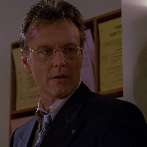 Rupert Giles Buffy, Giles Buffy The Vampire Slayer, Giles Buffy, Buffy Aesthetic, Rupert Giles, Movie Poster Project, Anthony Head, Sarah Michelle Gellar Buffy, Scooby Gang