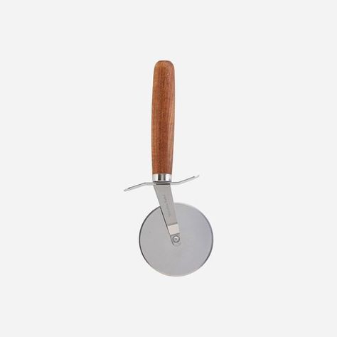 Pizza Slicer, Pizza Wheel, Scandi Decor, Acacia Tree, Scandi Home, Wooden Slices, How To Make Pizza, Good Neighbor, House Doctor