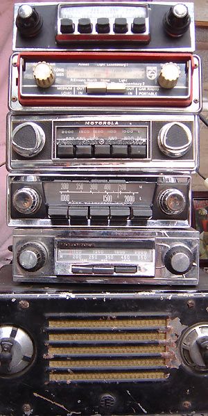 Vintage Automobile Radios Old Radio Vintage, Harley Davidson Art, Radio Vintage, Antique Radio, Antique Car, Old Radios, Cars Vintage, Vintage Radio, Vintage Electronics