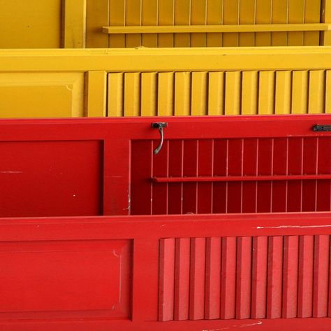 red and yellow! bright colors! Red Shutters, Yellow Photography, Gold Inspiration, 19 November, Jaune Orange, Color Story, Color Crush, Yellow Aesthetic, Maize