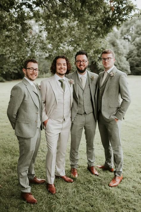 Green Wedding Suit, Wedding Groomsmen Attire, Men In Suits, Mens Wedding Attire, Groom Wedding Attire, Groomsmen Outfits, Green Themed Wedding, Green Wedding Colors, Sage Wedding