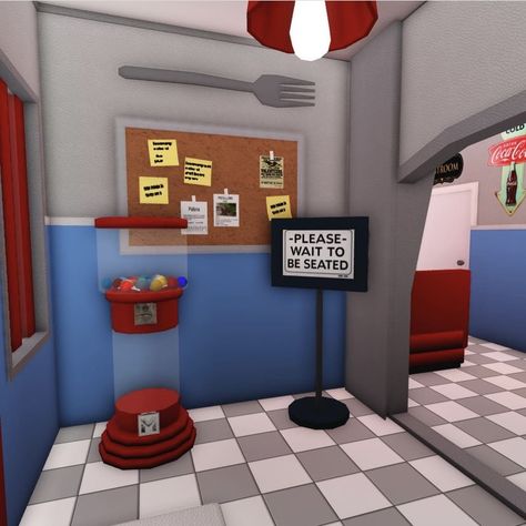 Retro Restaurant Bloxburg, Bloxburg Restaurant Kitchen Ideas, Bloxburg Retro Diner Decal Codes, Bloxburg Arcade Ideas, Bloxburg Diner Ideas, Bloxburg Retro Diner, Bloxburg Resturant Ideas, Bloxburg Diner Layout, Bloxburg Pizza Shop