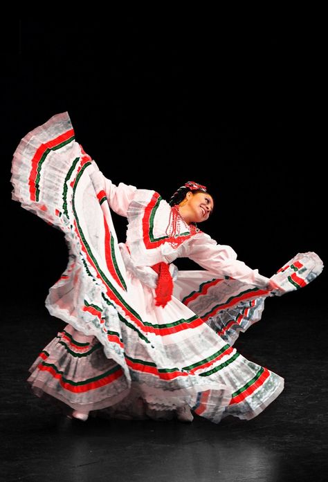 Traditional Mexican Folk Dance Mexico Dance, Folklorico Dresses, Pink Hotel, Classic Dance, Mexican Folklore, Traditional Mexican Dress, Mexican Vacation, Ballet Folklorico, Mexican Traditions