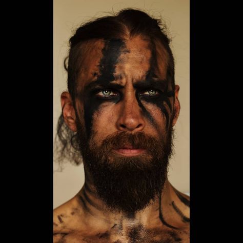 📸 @film_pastel_noir 📸................................ #nordic #norse #scandinavian #viking #facepaint #warpaint #warrior #blueeyes #pagan… Viking Make Up Men, Anti Surveillance, Viking Face Paint, Warrior Makeup, Viking Makeup, Vikings Halloween, Warrior Paint, Play Makeup, Viking Men