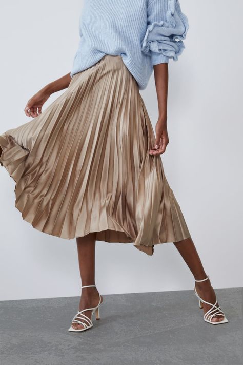 New In Clothes | TRF | New Collection Online | ZARA Spain Tznius Fashion, Tennis Skirt Outfit, Rock Outfit, Skirts Midi High Waisted, Textured Dress, Suit Up, Strappy Dresses, Basic Dress, Woven Dress