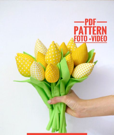 Fabric Tulips, Diy Osterschmuck, Diy Crafts Home, Making Fabric Flowers, Flowers Tulips, Fabric Sewing Patterns, Flower Video, Home Apartment, Special Flowers